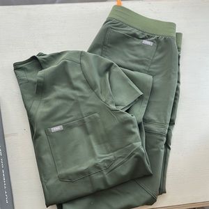 FIGS MOSS GREEN SCRUB SET LARGE